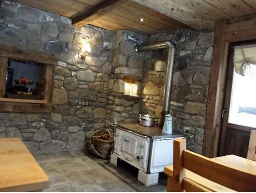 Chez La Fine Bed & Breakfast Les Gets 3*,  France
